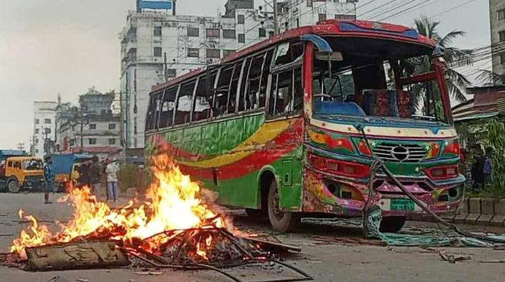 ঢাকা-নারায়ণগঞ্জ লিংক রোডে বাসের ধাক্কায় নিহত ১