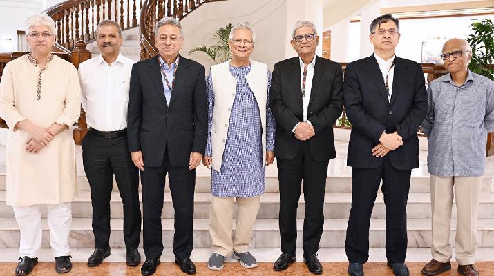 প্রধান উপদেষ্টার সঙ্গে বিএনপি নেতৃবৃন্দের বৈঠক, নির্বাচন প্রস্তুতি নিয়ে আলোচনা