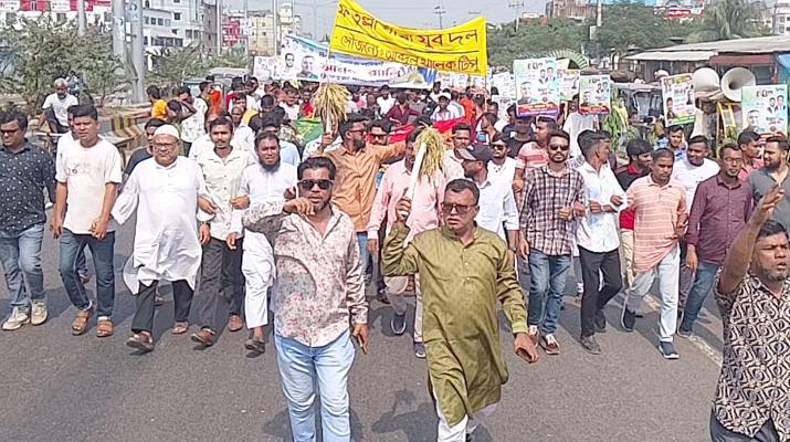 ফতুল্লায় থানা যুবদল নেতা টিপুর নেতৃত্বে বর্ণাঢ্য র‍্যালী
