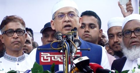 একটি গোষ্ঠী ইসলামকে ব্যবহার করে জনমনে বিভ্রান্তি ছড়াচ্ছেঃ নাঃগঞ্জে সালাহউদ্দিন