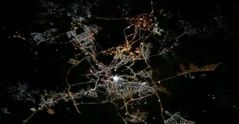 উজ্জল আলোর মতো দ্যুতিময় কাবা শরীফ