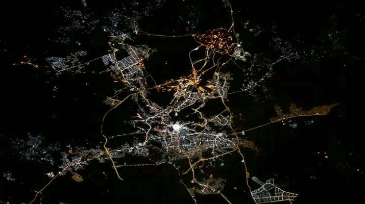 উজ্জল আলোর মতো দ্যুতিময় কাবা শরীফ